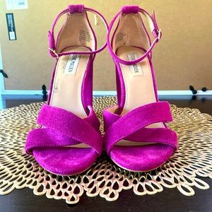 Steve Madden Fuschia Heel